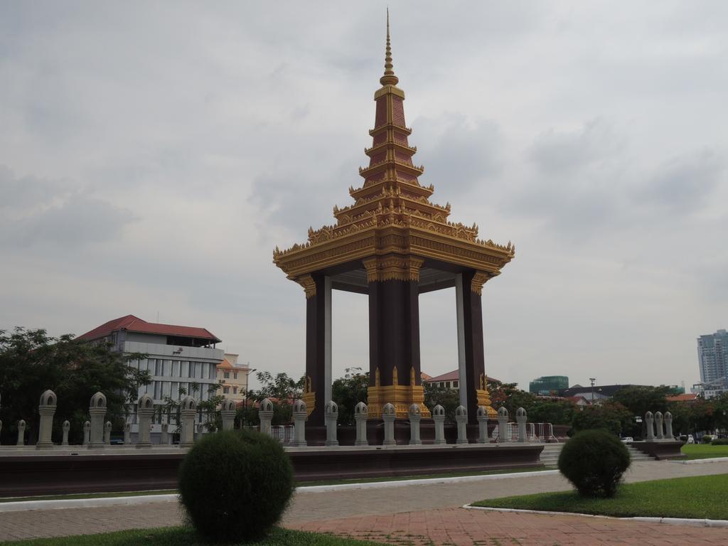 Hostel The Happy House Phnom Penh Exterior foto