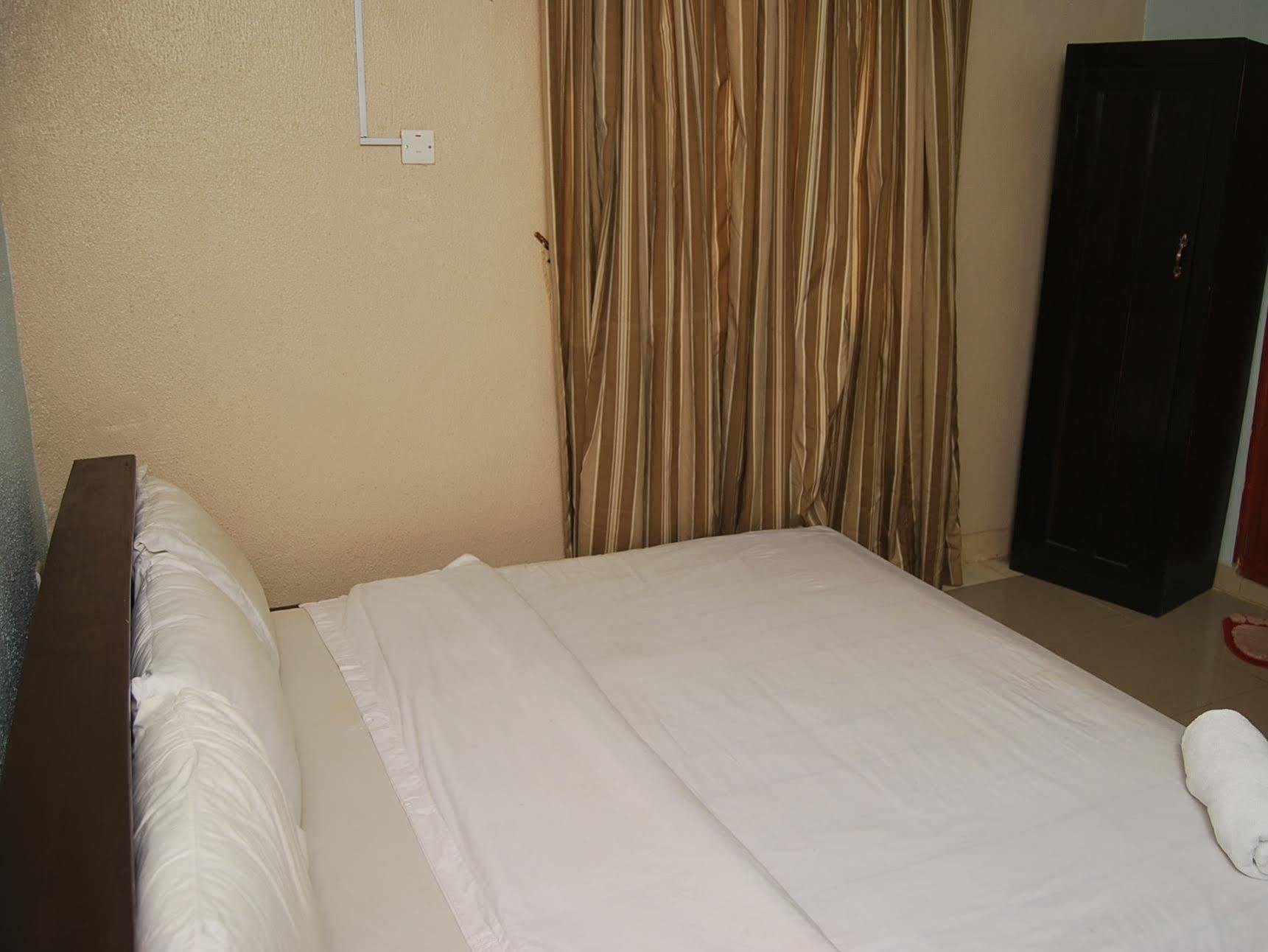 Hostel The Happy House Phnom Penh Exterior foto
